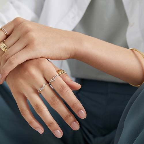 Женское кольцо из белого золота 585 пробы с опалом и бесцветным топазом