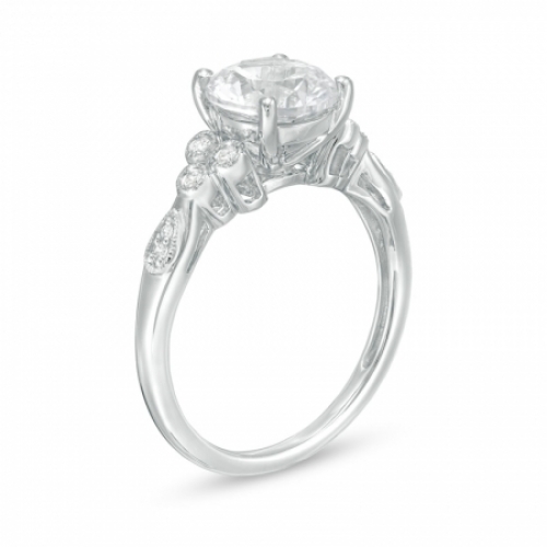 Помолвочное кольцо из белого золота с крупным белым сапфиром 8 мм и бриллиантами