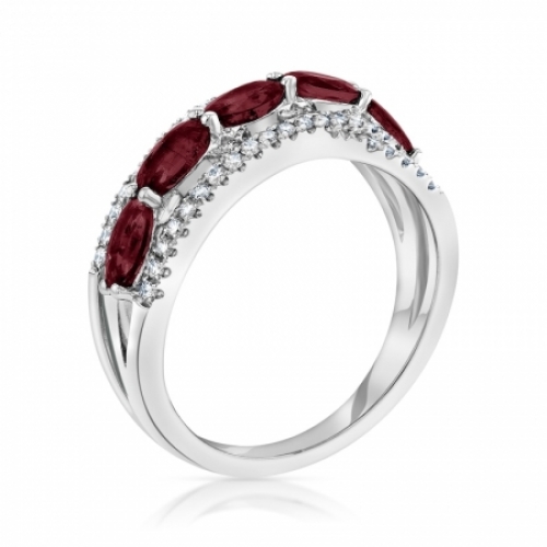 Женское кольцо из белого золота 585 пробы с рубином и бриллиантами