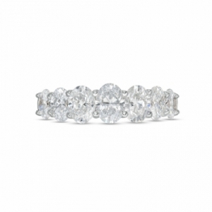 Обручальное кольцо "Сияние роскоши" с бриллиантами и сапфиром
