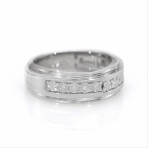 Мужское кольцо из белого золота 585 пробы с бриллиантом