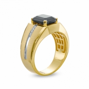 Мужское кольцо из золота 585 пробы с ониксом и бриллиантами
