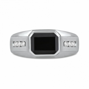 Мужское кольцо из серебра с ониксом и белым сапфиром