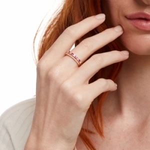 Женское кольцо из серебра 925 пробы с рубином и белым сапфиром