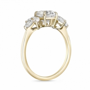 Женское кольцо из желтого золота 585 пробы с белыми сапфирами