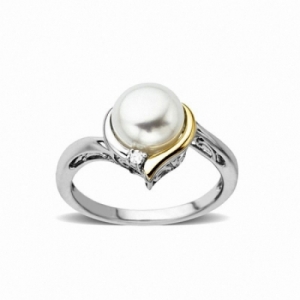 Женское кольцо из серебра 925 пробы с жемчугом