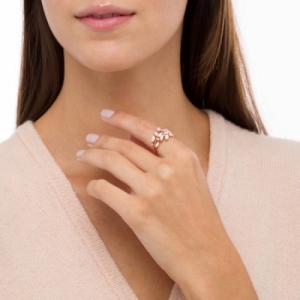 Женское кольцо из серебра 925 пробы с опалом и белым сапфиром