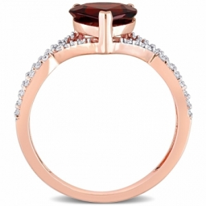 Женское кольцо из красного золота 585 пробы с гранатом и бриллиантами