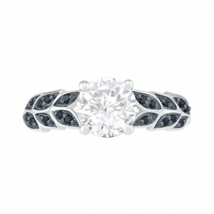 Женское кольцо из серебра с белым и черным сапфиром