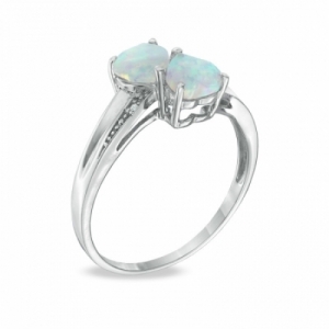 Женское кольцо из серебра с опалом