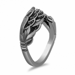Женское кольцо из серебра с черным бриллиантом