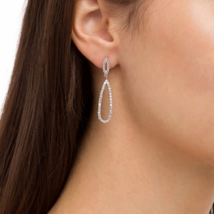 Серьги из серебра с белым сапфиром