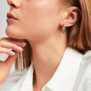 Серьги из серебра 925 пробы с изумрудом и белым сапфиром