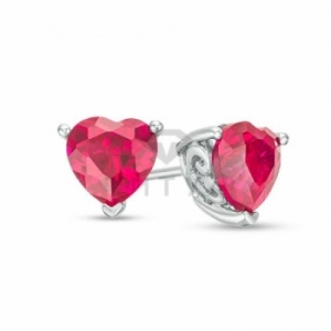 Серьги-гвоздики из серебра с рубином в форме сердца