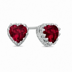 Серьги-гвоздики из серебра с рубином в форме сердца