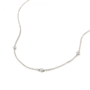 Ожерелье из серебра с белым сапфиром